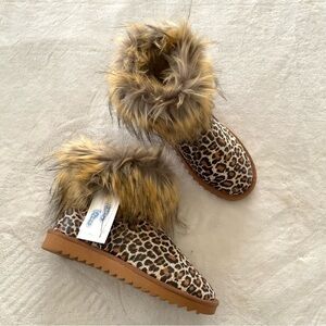 Nwt Comfy Feet Cheetah Faux Fur Trim Boots